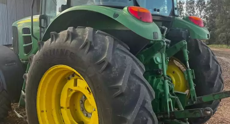 TRACTOR JOHN DEERE 6110 D