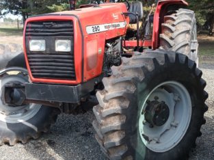 Tractor Massey Ferguson 290 4×4