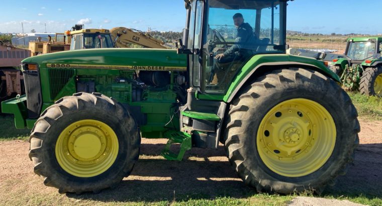 Tractor John Deere 8300