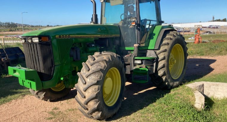 Tractor John Deere 8300