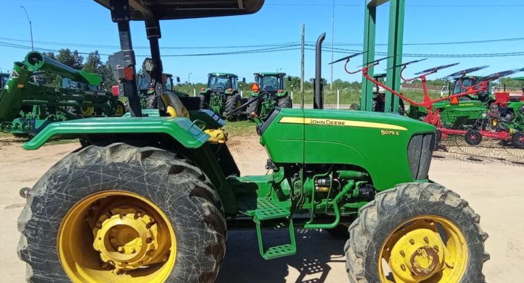 TRACTOR JOHN DEERE 5075