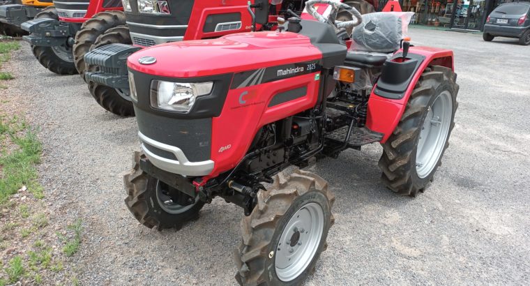 Tractor Mahindra 2025