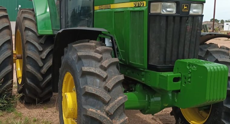 Tractor John Deere 7810