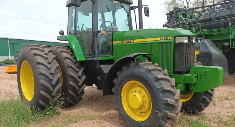 Tractor John Deere 7810