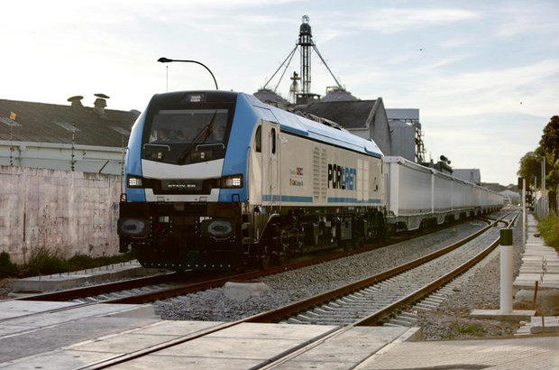 El puerto de Montevideo recibió cargamento de celulosa por vía ferroviaria