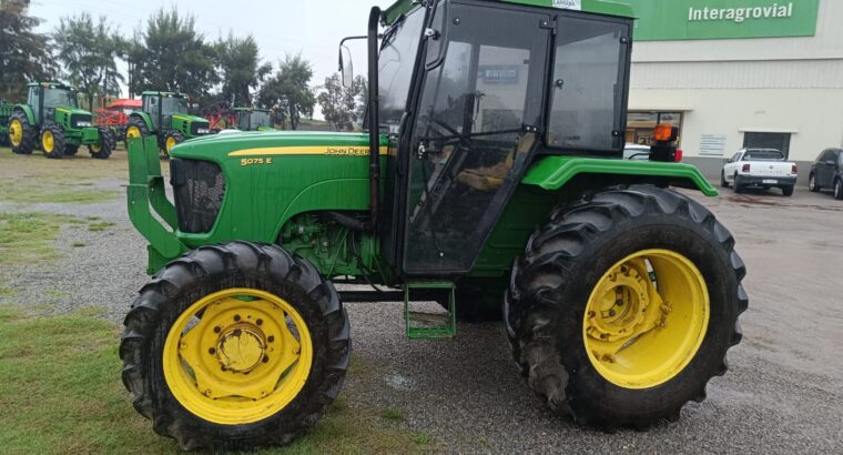 TRACTOR JOHN DEERE 5075E