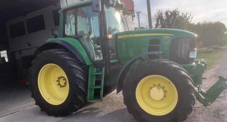 TRACTOR JOHN DEERE 7530