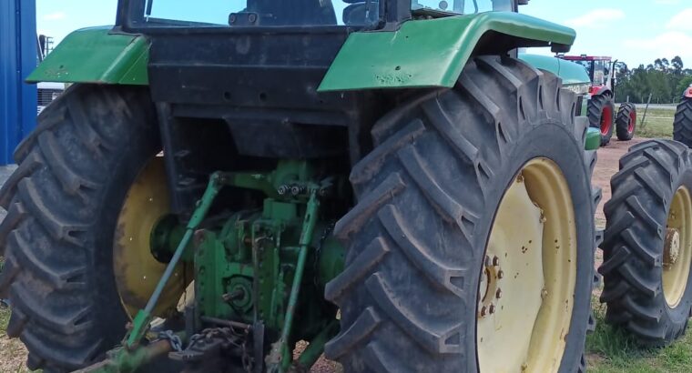 Tractor John Deere 3140