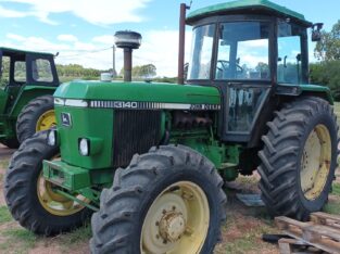 Tractor John Deere 3140